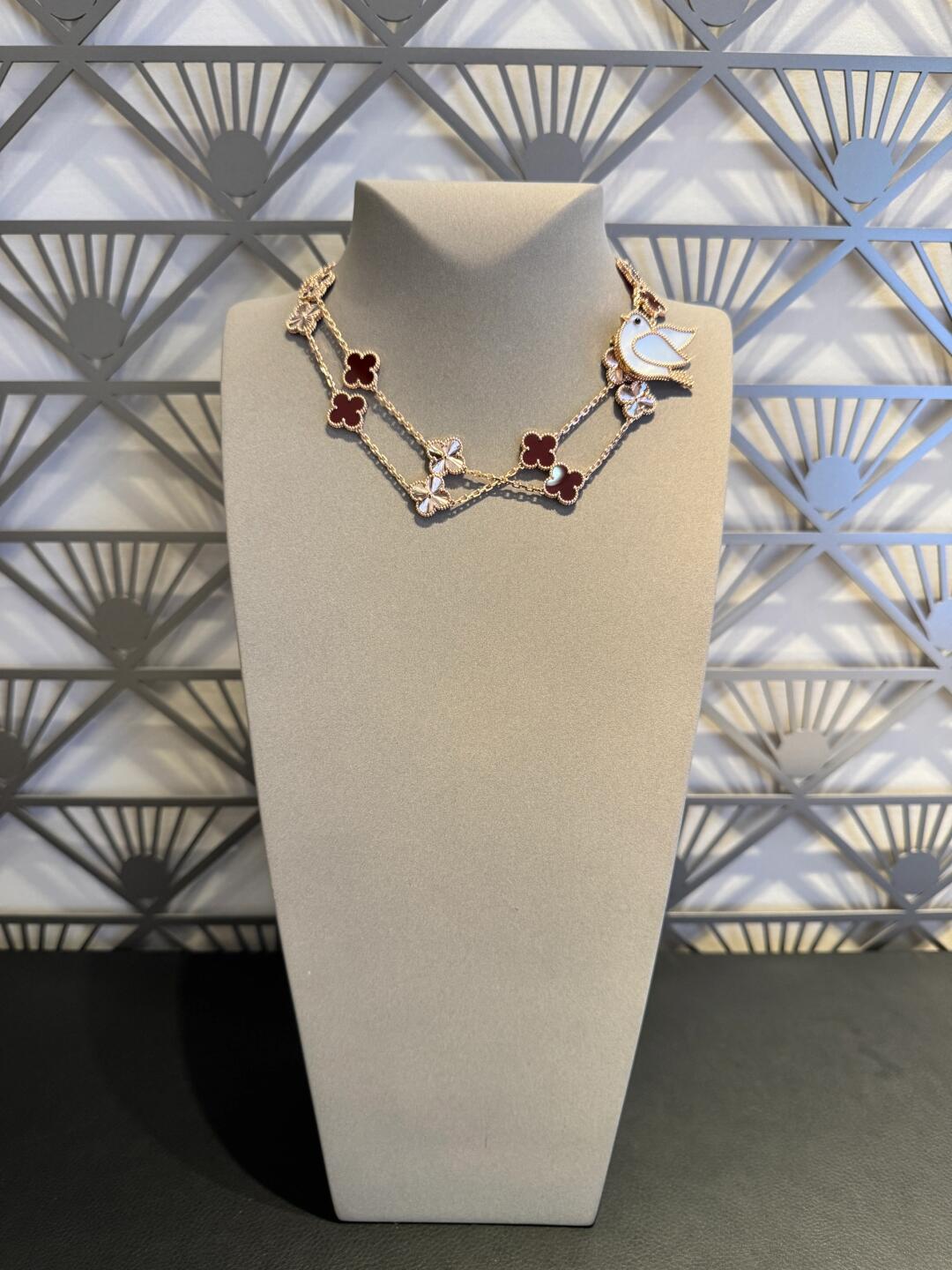 [Okajuri Jewelry] CLOVER 20 MOTIFS LASER CARNELIAN NECKLACE