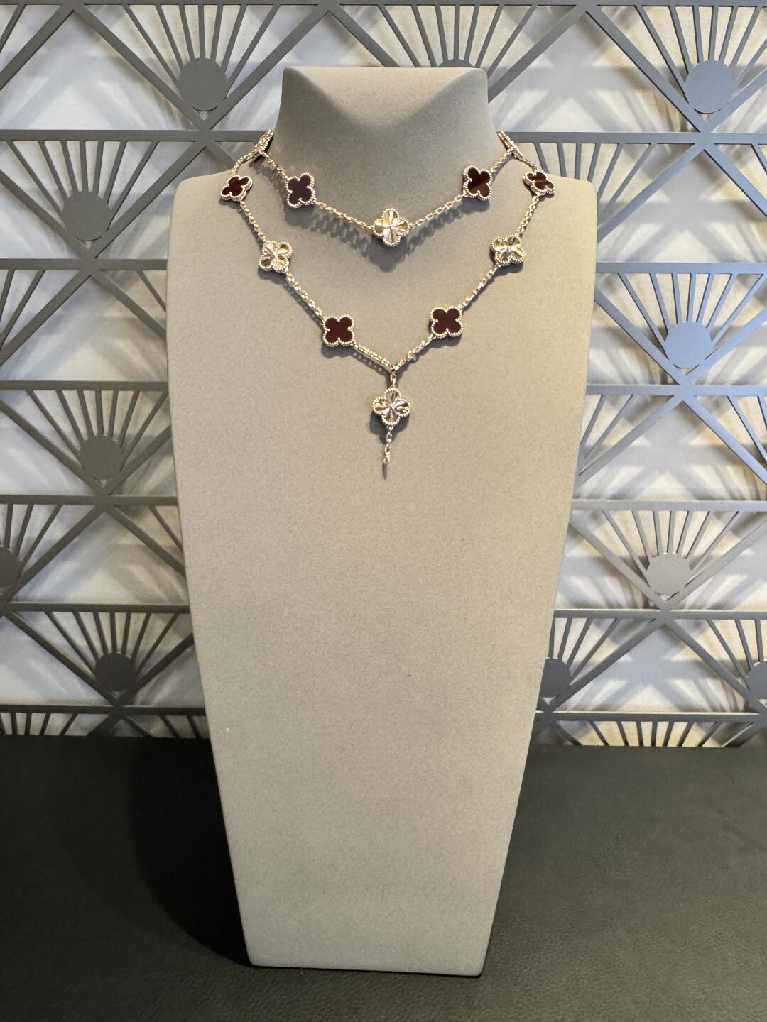 [Okajuri Jewelry]CLOVER 20 MOTIFS LASER CARNELIAN NECKLACE