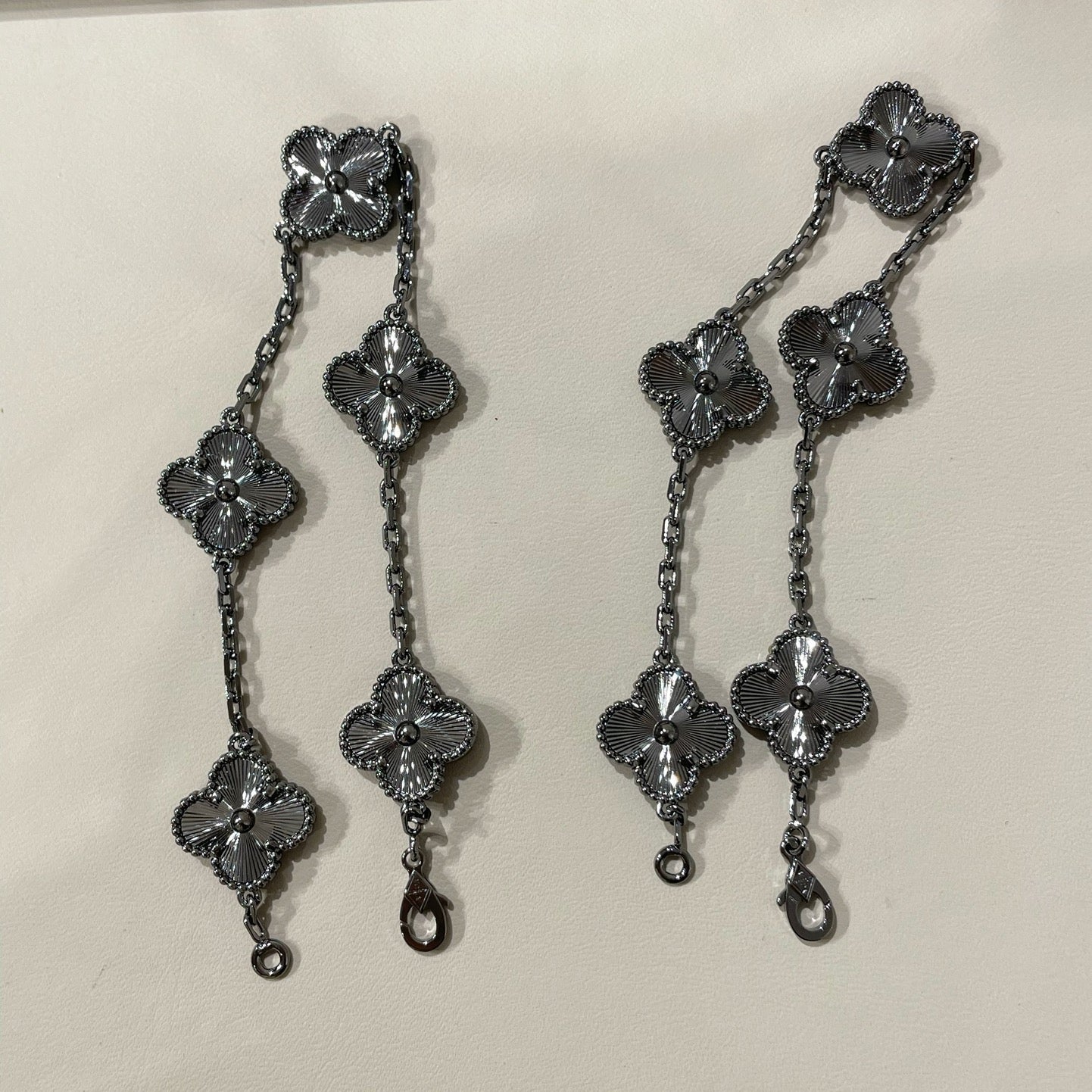 [Okajuri Jewelry]CLOVER 5 MOTIF BLACK BRACELET