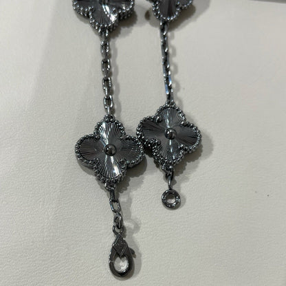 [Okajuri Jewelry]CLOVER 5 MOTIF BLACK BRACELET