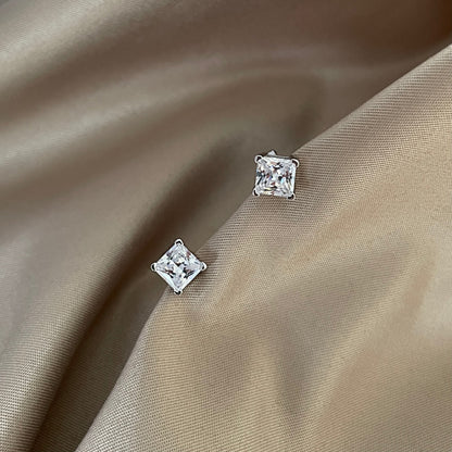 [Okajuri Jewelry]Delicate Square Shape Earrings