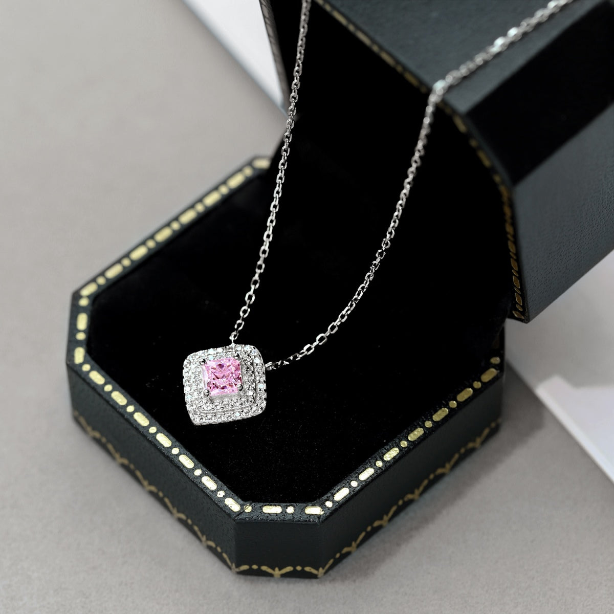 [Okajuri Jewelry]Sparkling Asscher Cut Necklace