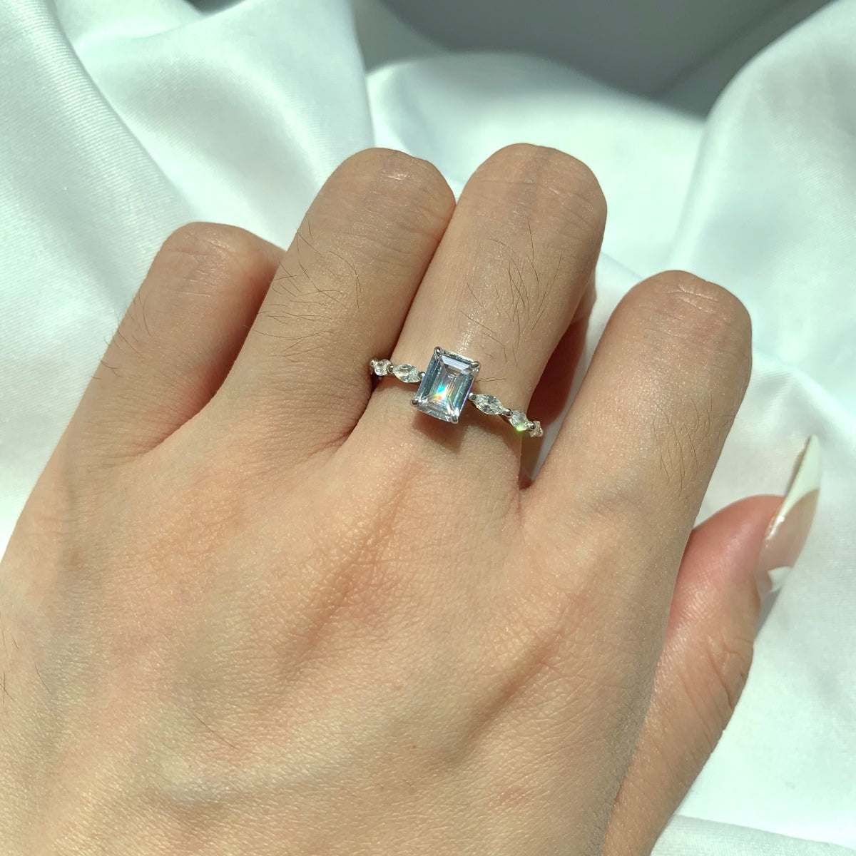 [Okajuri Jewelry]1.0 Carat Dainty Resplendent Radiant Cut Daily Ring