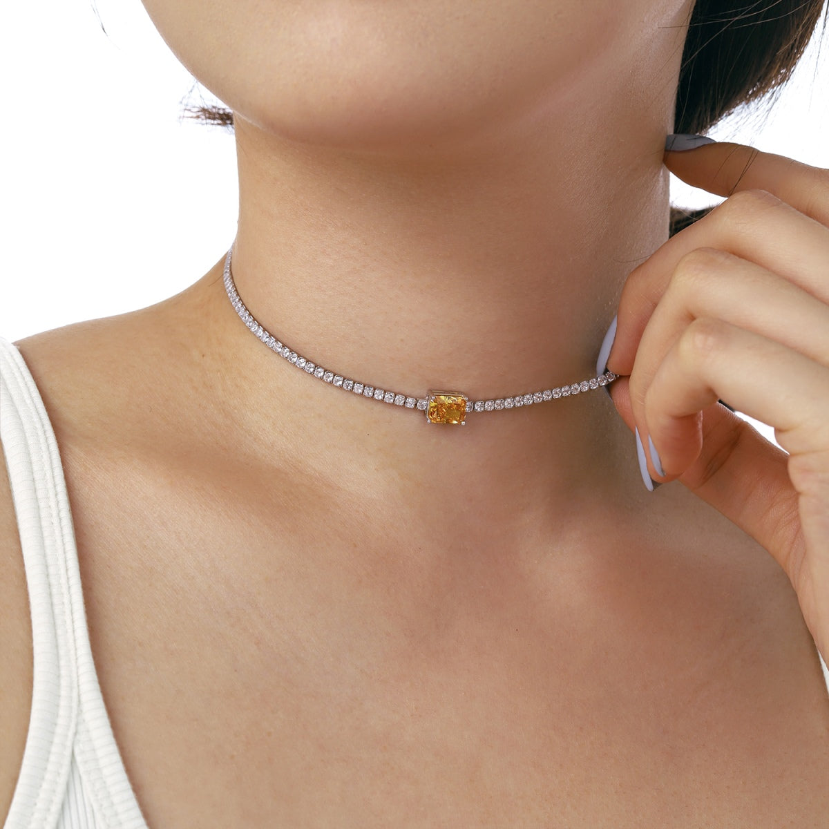 [Okajuri Jewelry]2.0 carat Ornate Emerald Cut Necklace