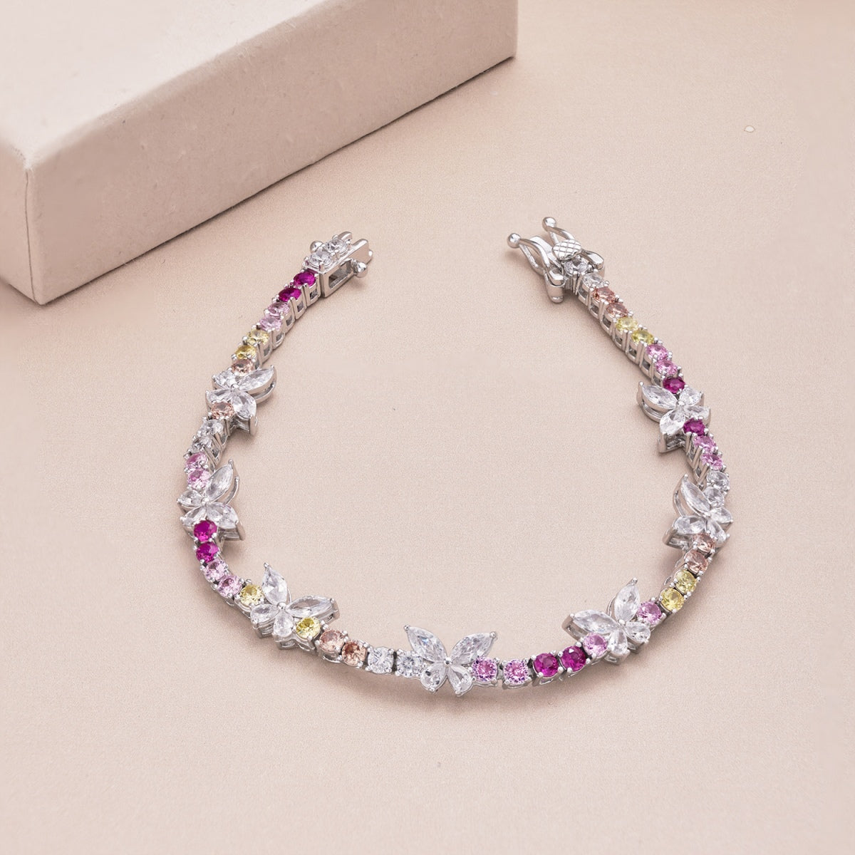 [Okajuri Jewelry]Ornate Colorful Butterfly Shape Round Cut Daily Bracelet