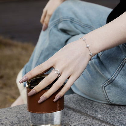 [Okajuri Jewelry]Four-Leaf Clover Hollow Butterfly Bracelet