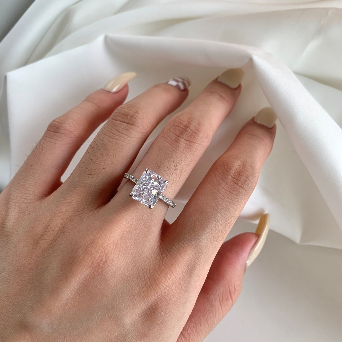 [Okajuri Jewelry]4.0 Carat Luxurious Engagement Ring