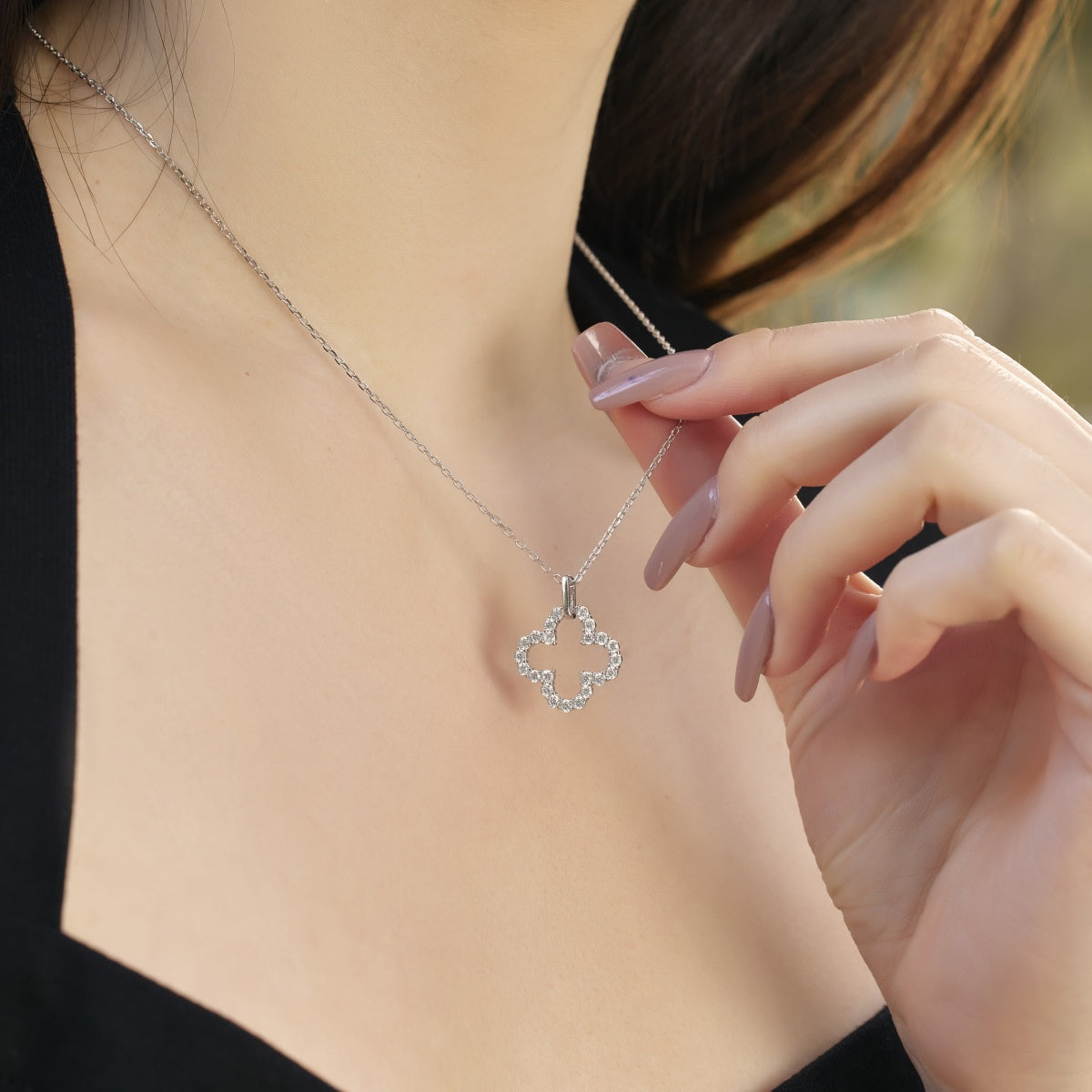 [Okajuri Jewelry]Four-Leaf Clover Hollow Design Exquisite Necklace