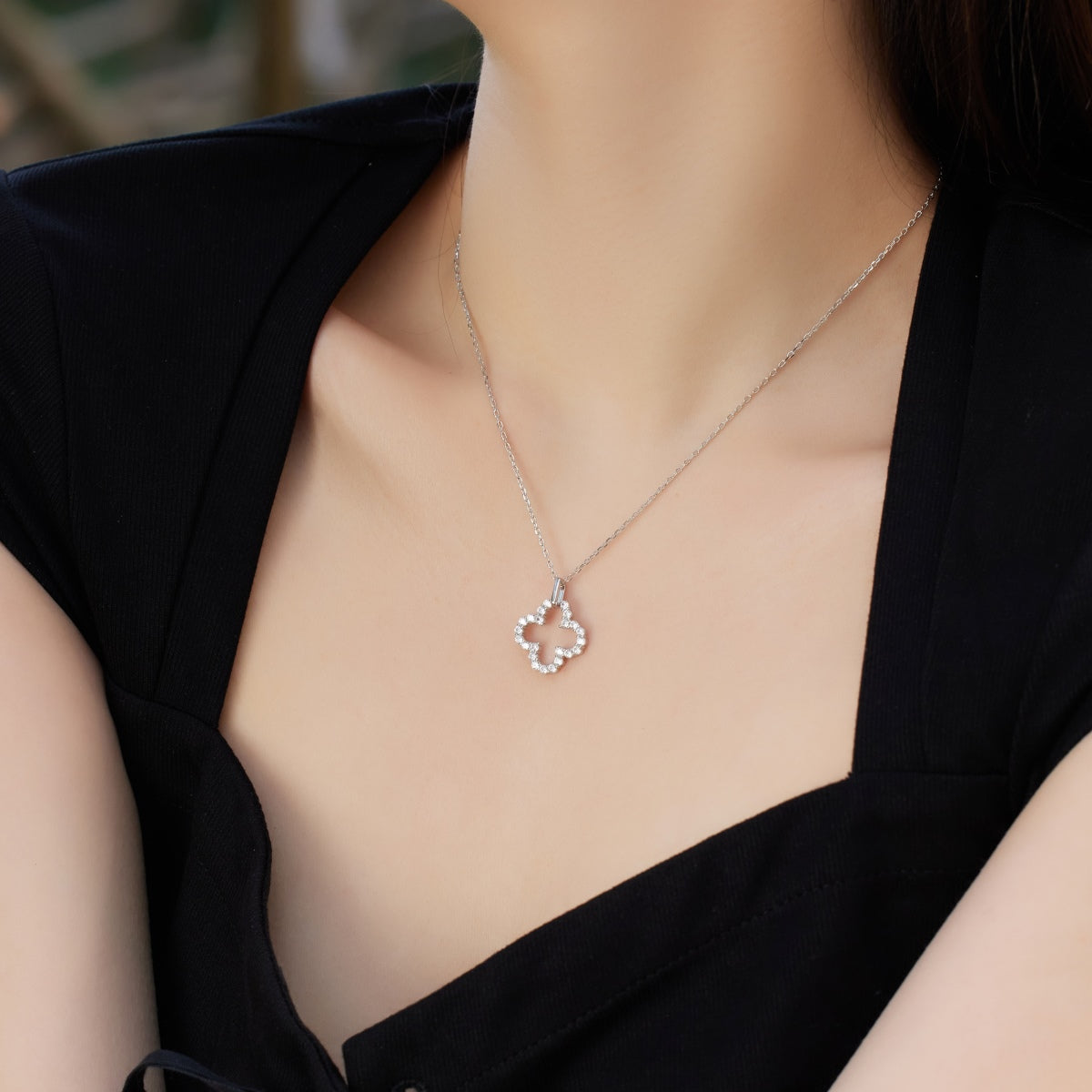 [Okajuri Jewelry]Four-Leaf Clover Hollow Design Exquisite Necklace