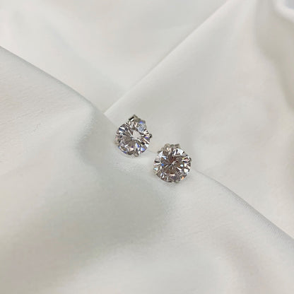 [Okajuri Jewelry]Stylish Shiny Round Center Stone Stud Earrings
