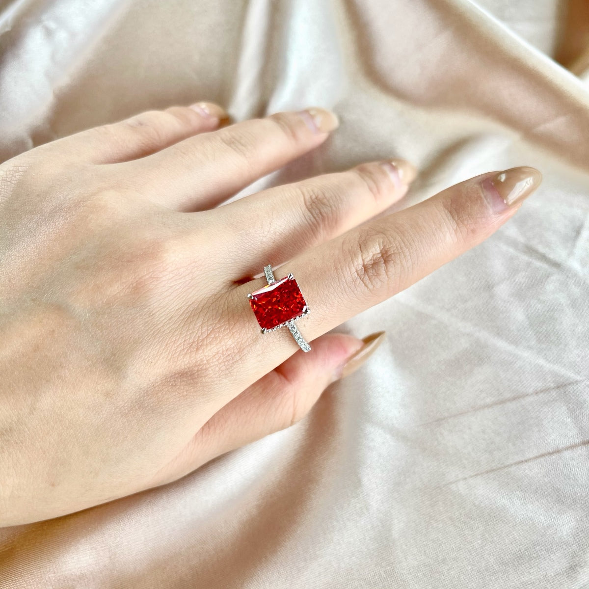 [Okajuri Jewelry]4.0 Carat Luxurious Engagement Ring