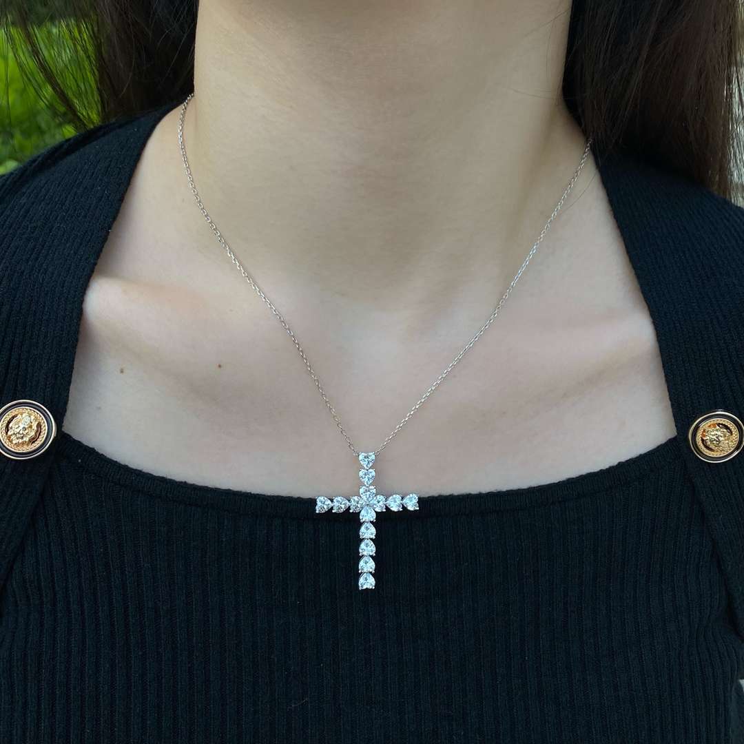 [Okajuri Jewelry]Radiant Cross Shape Necklace