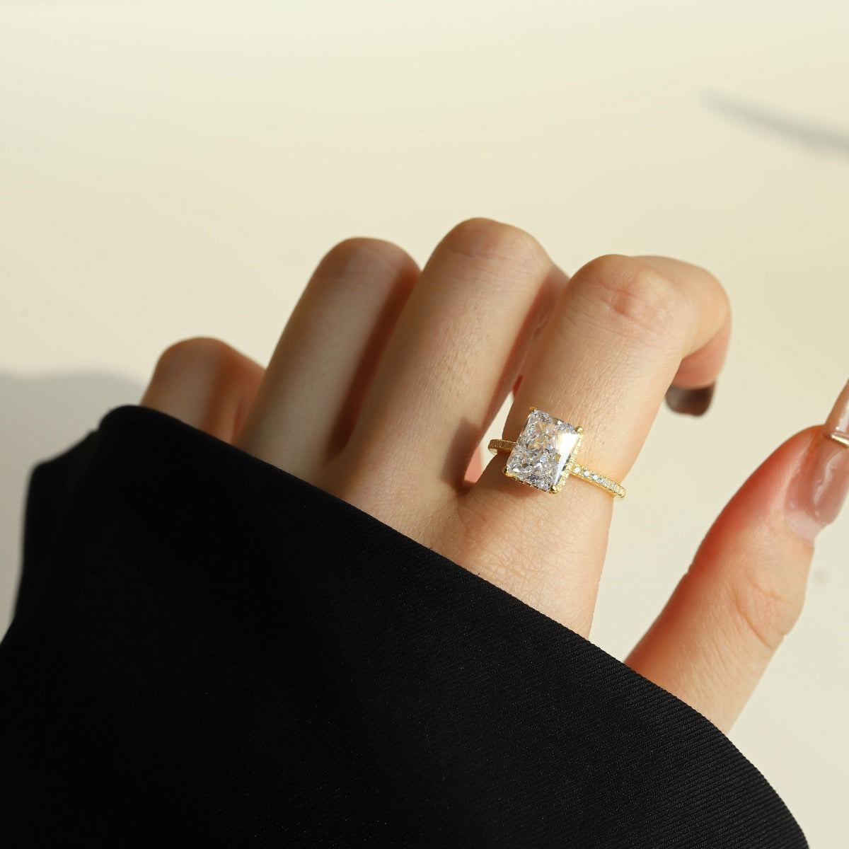[Okajuri Jewelry]4.0 Carat Luxurious Engagement Ring
