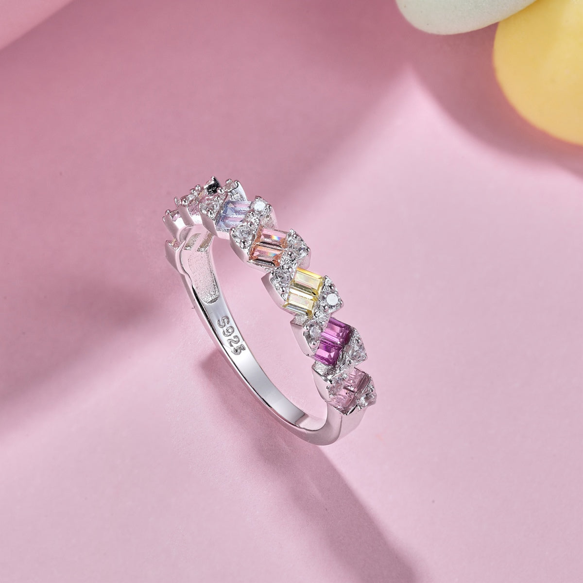 [Okajuri Jewelry]Delicate Vibrant Emerald Cut Daily Ring