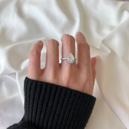 [Okajuri Jewelry]1.0 Carat Luxurious Resplendent Water Drop Shape Wedding Ring