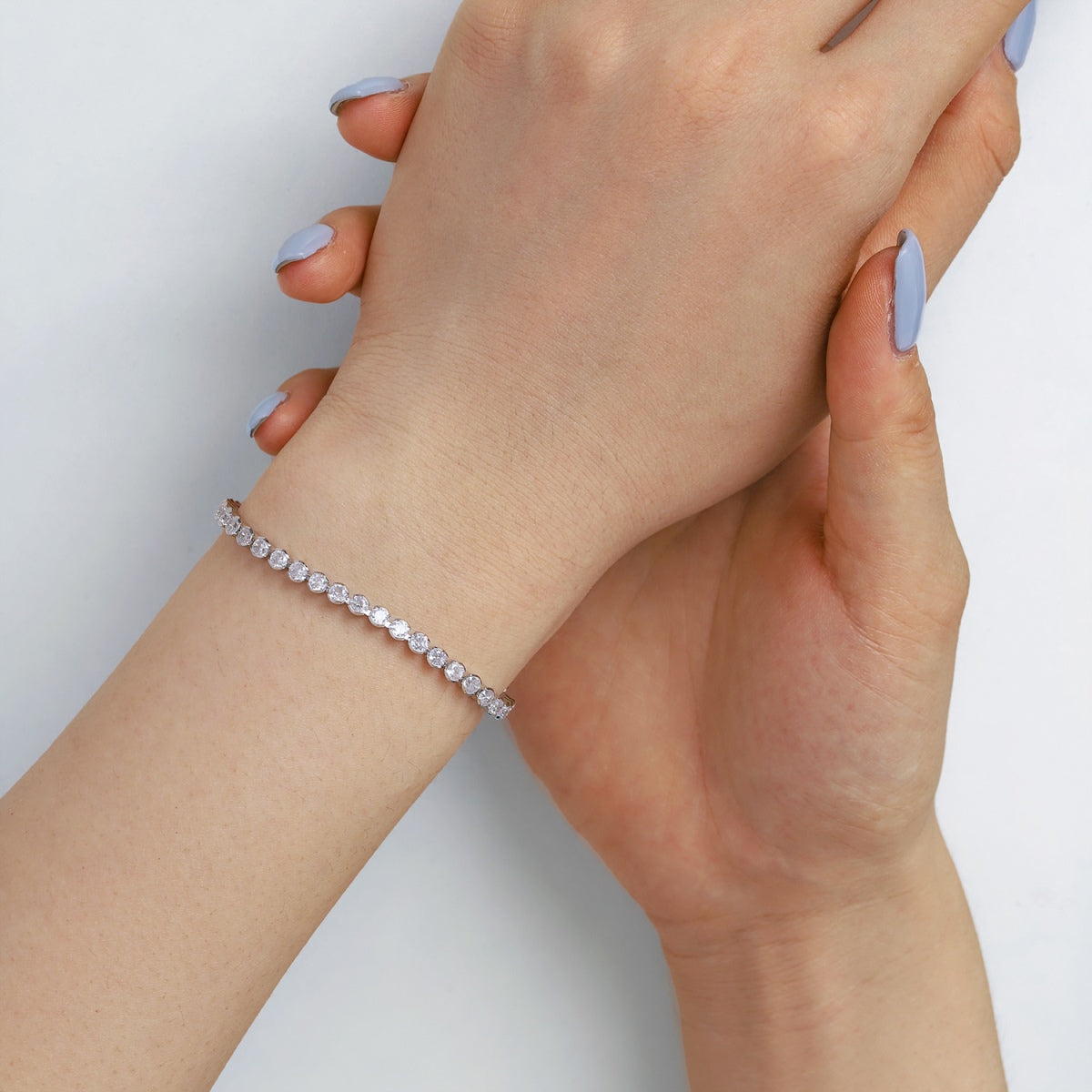 [Okajuri Jewelry]Ornate  Sparkling Round Cut Daily Bracelet