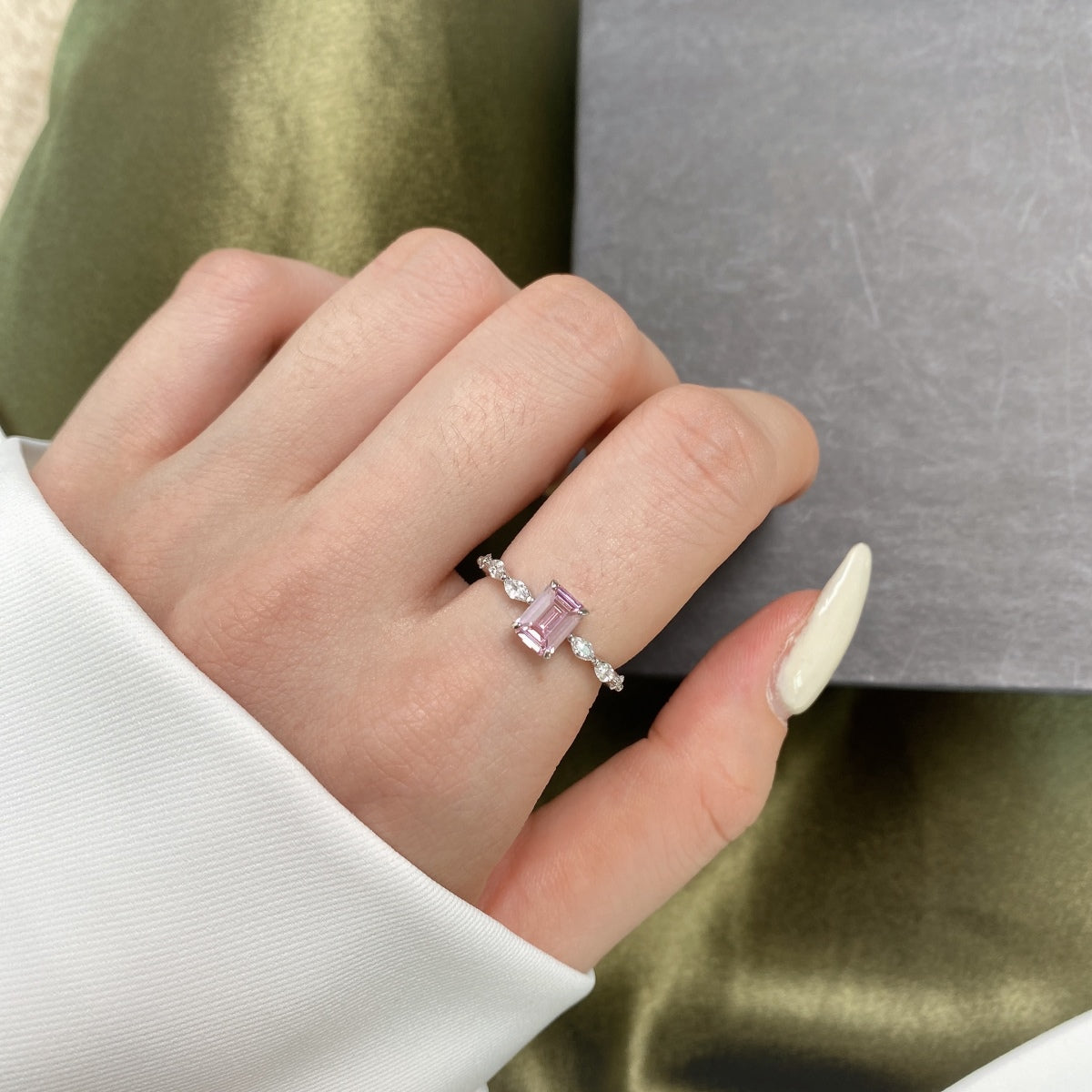 [Okajuri Jewelry]1.0 Carat Dainty Resplendent Radiant Cut Daily Ring