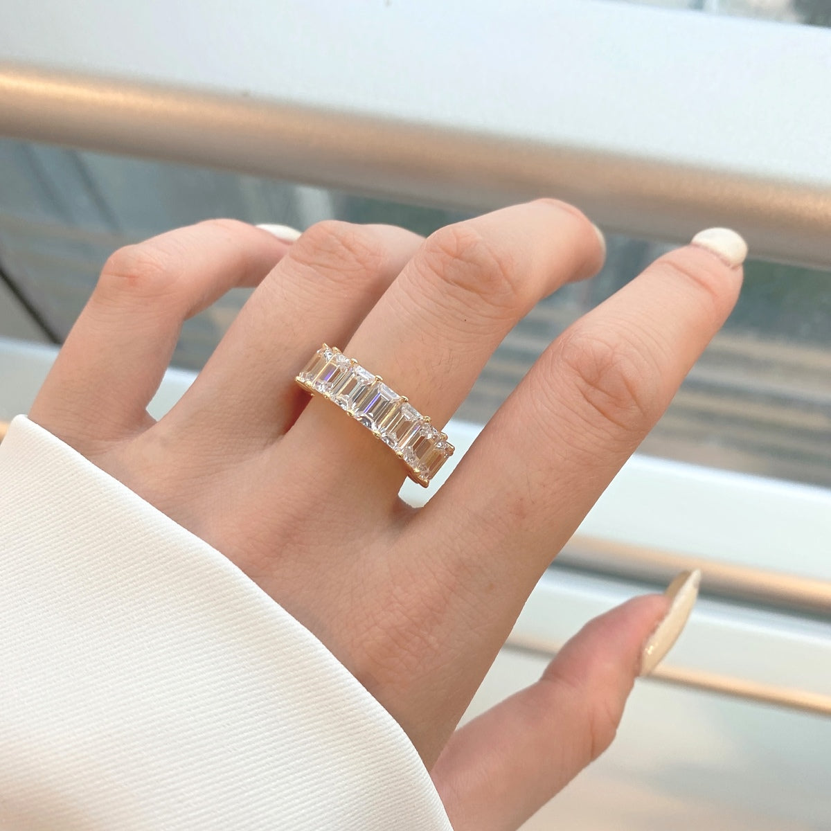 [Okajuri Jewelry]0.75 Carat Elegant Emerald Cut Tennis Ring