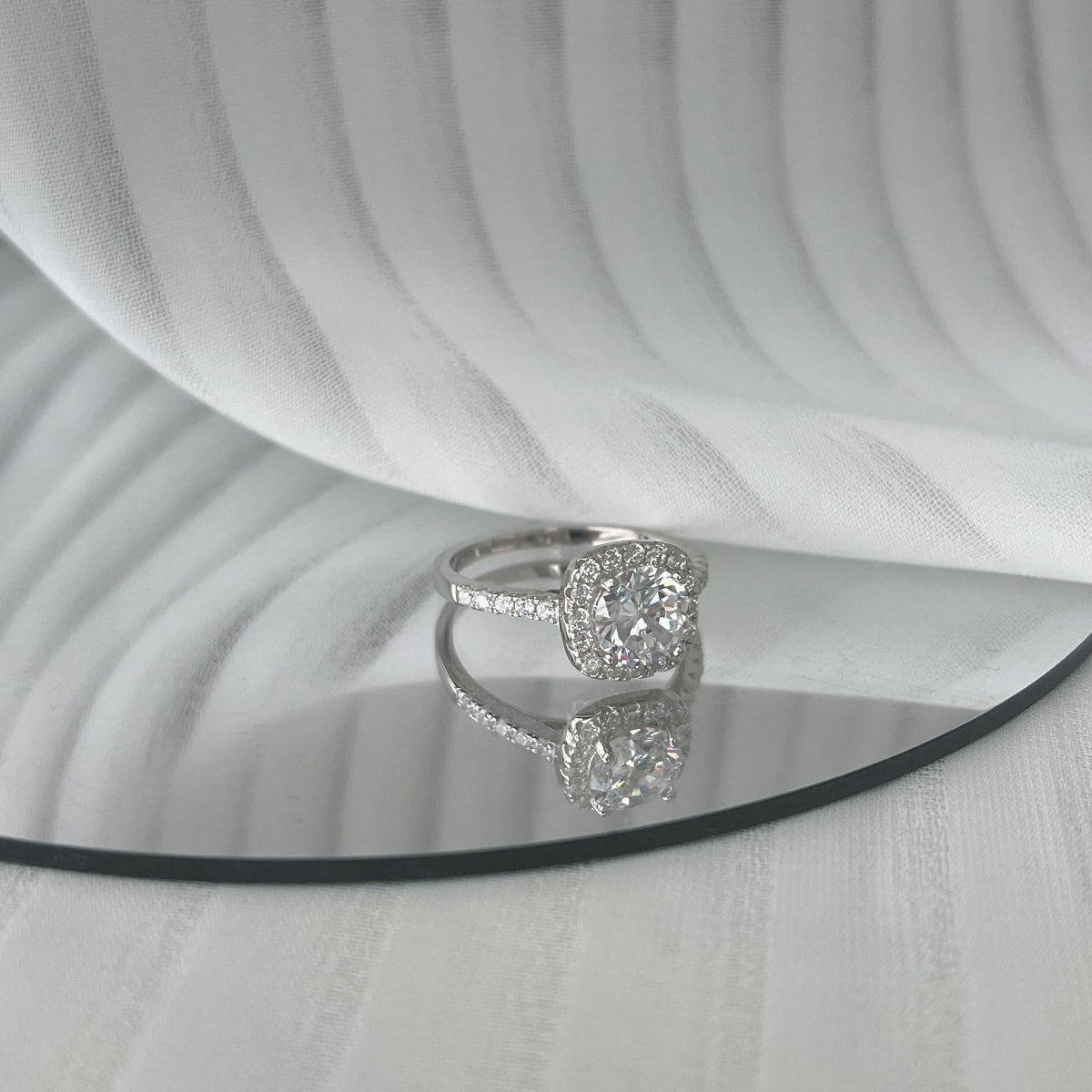 [Okajuri Jewelry]Dazzling Resplendent Round Cut Wedding Ring