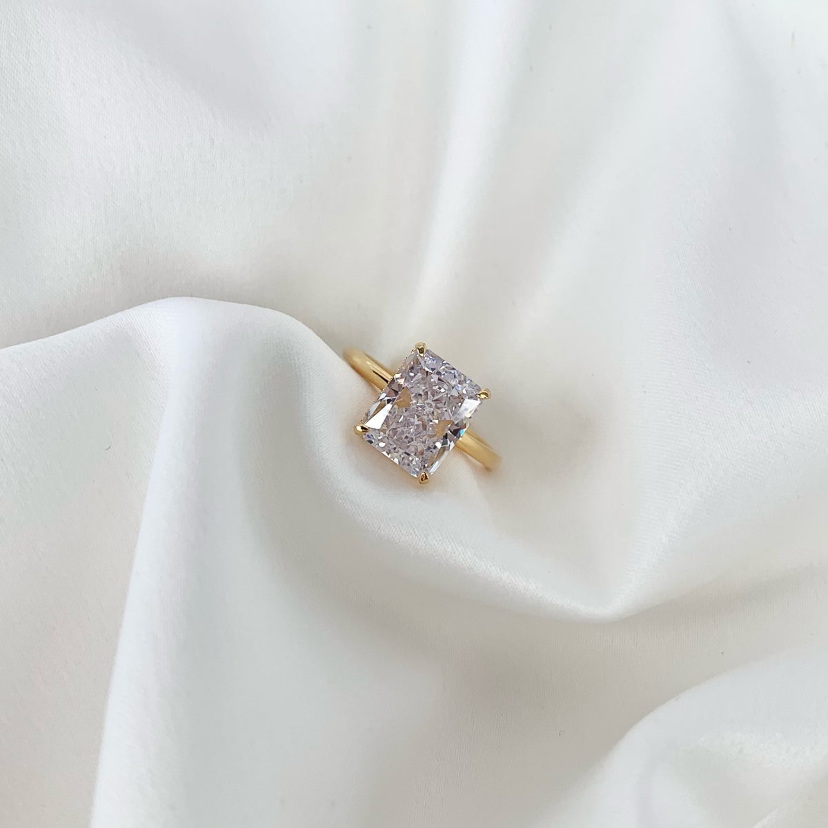 [Okajuri Jewelry]4.0 Carat Ornate Enchanting Radiand Cut Banquet Ring