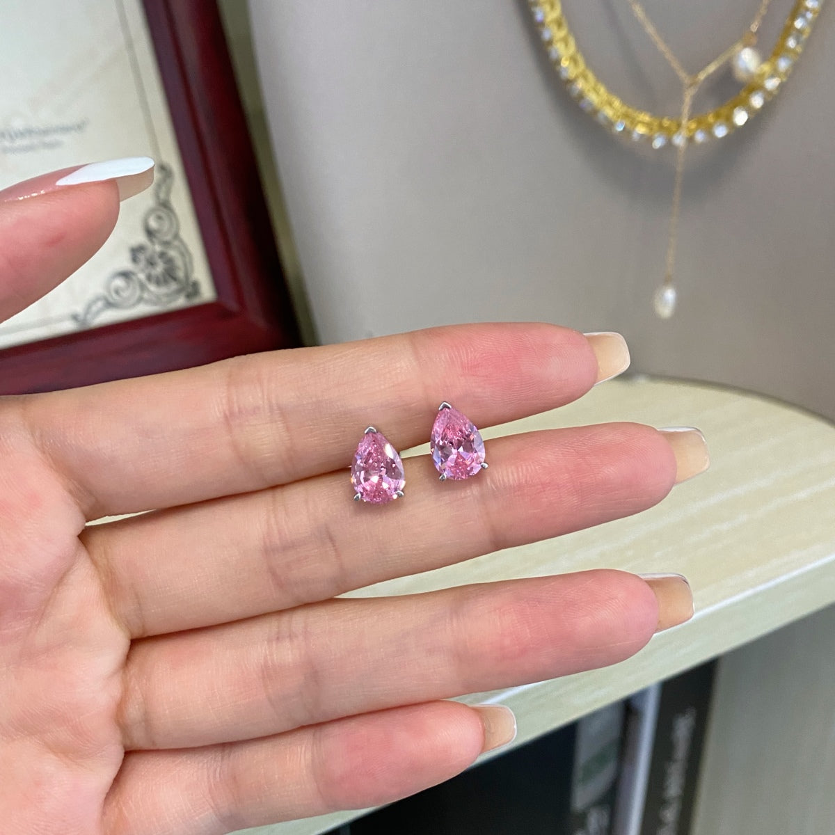 [Okajuri Jewelry]Ornate Water Drop Shape Earrings