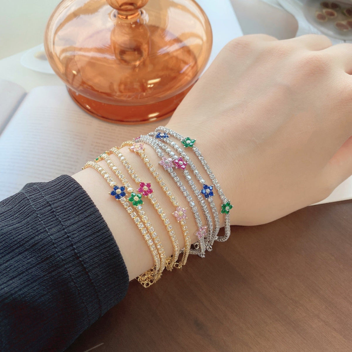 [Okajuri Jewelry]Sparkling Flower Shape Tennis Bracelet