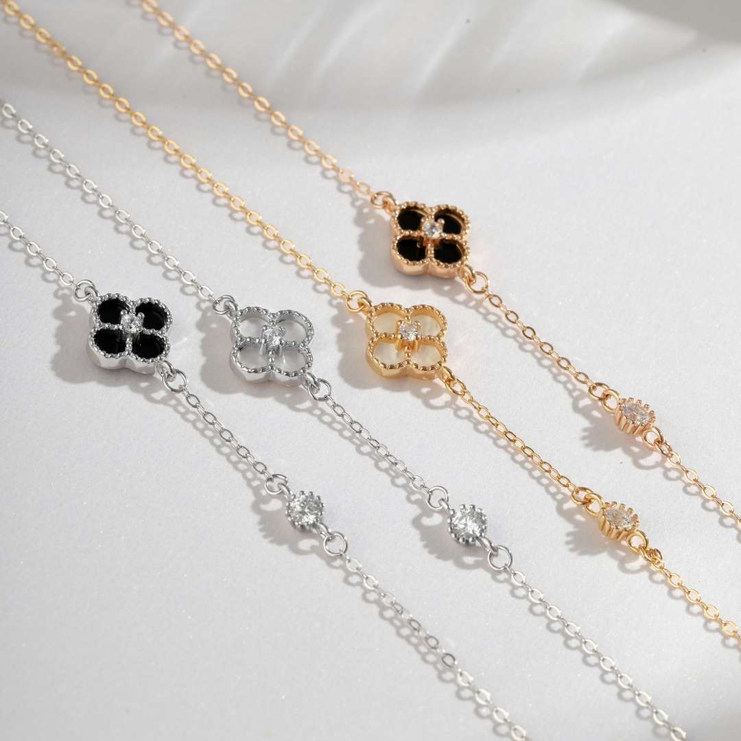 [Okajuri Jewelry]Delicate Four Leaf Clover Bracelet
