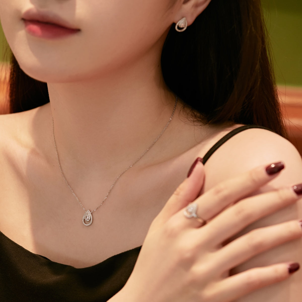 [Okajuri Jewelry]Sparkling Pear Cut Necklace