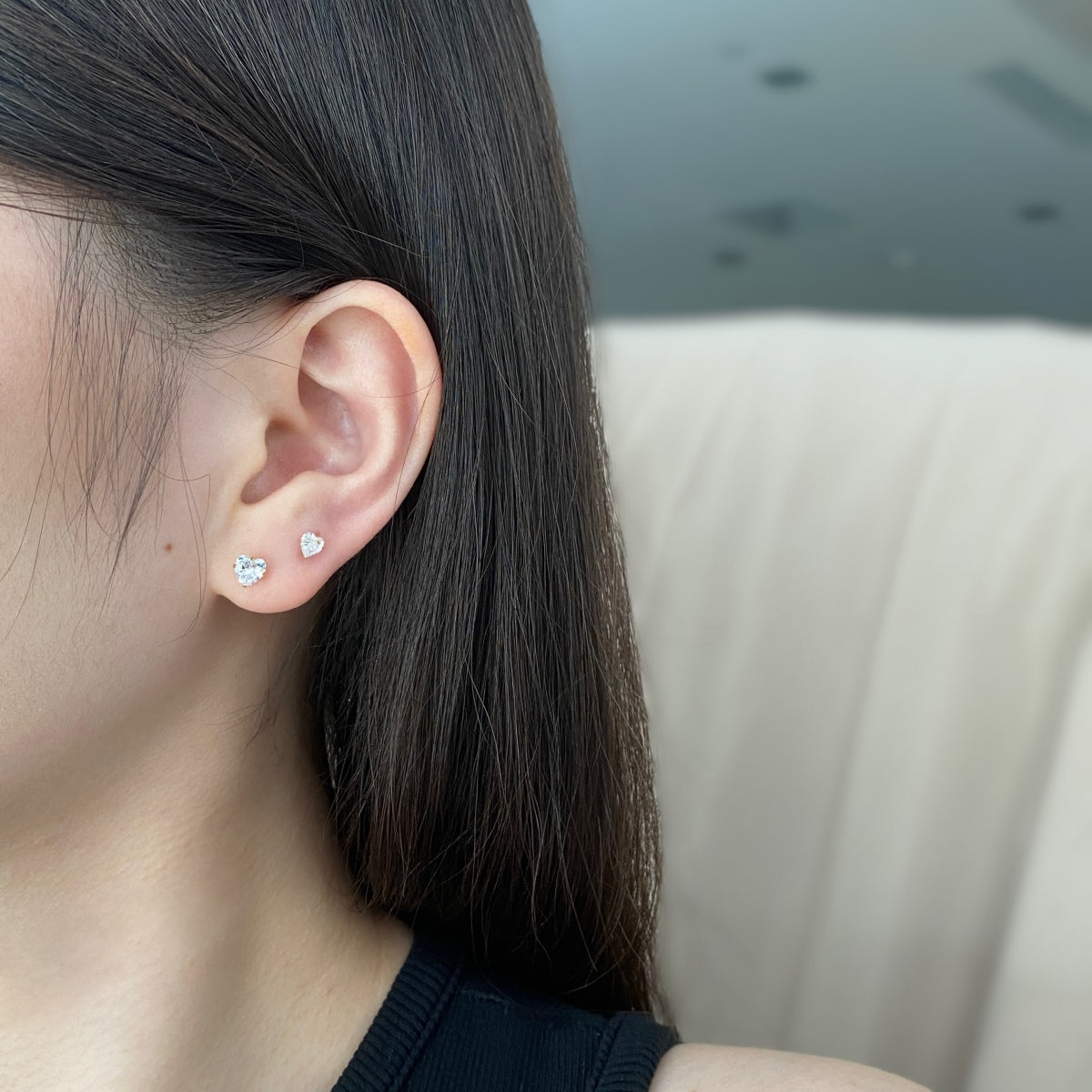 [Okajuri Jewelry]Sparkling Heart Shaped Simple Earrings