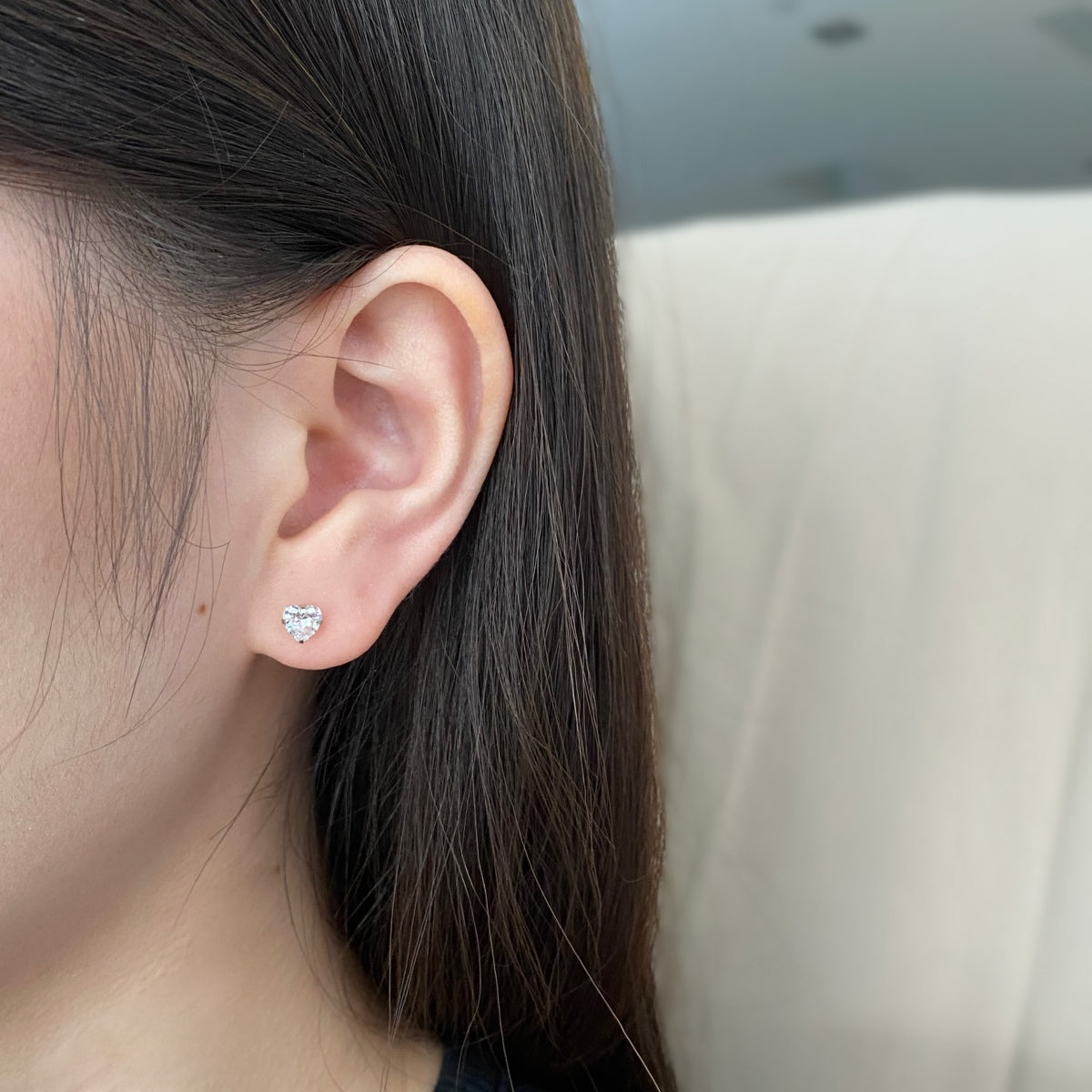 [Okajuri Jewelry]Sparkling Heart Shaped Simple Earrings