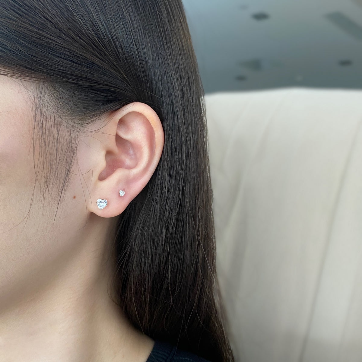 [Okajuri Jewelry]Sparkling Heart Shaped Simple Earrings