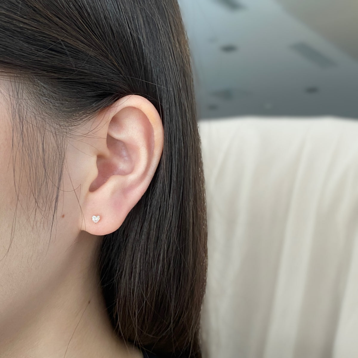 [Okajuri Jewelry]Sparkling Heart Shaped Simple Earrings