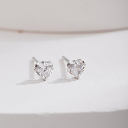 [Okajuri Jewelry]Sparkling Heart Shaped Simple Earrings
