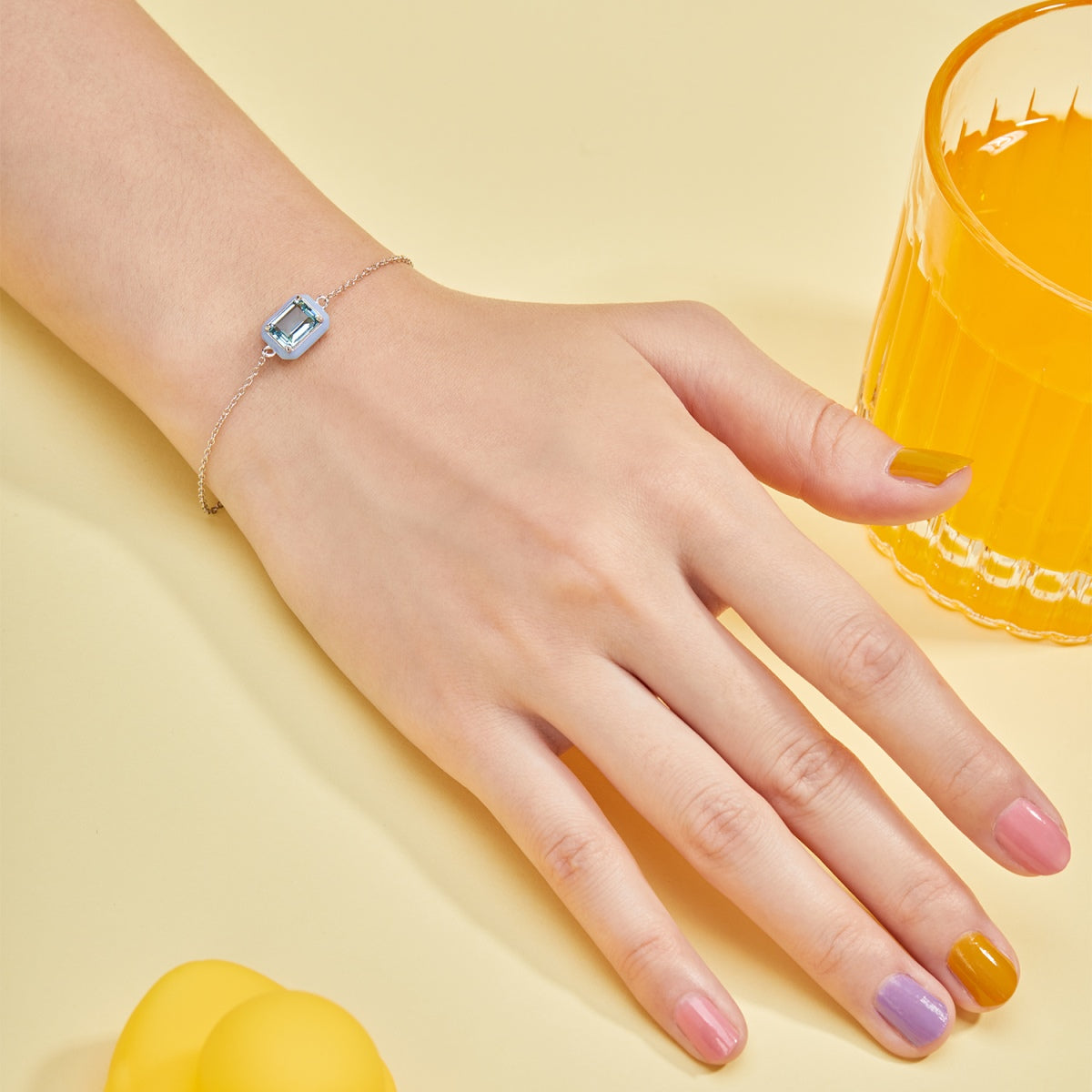 [Okajuri Jewelry]2.0 Carat Sparkling Colorful Emerald Cut Daily Bracelet