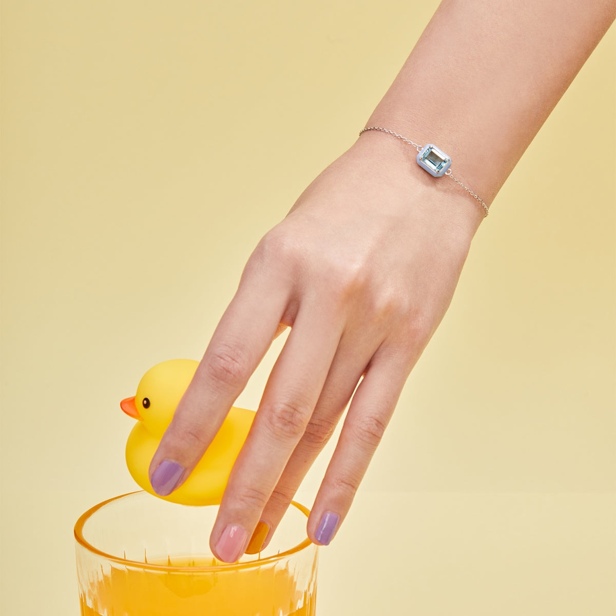 [Okajuri Jewelry]2.0 Carat Sparkling Colorful Emerald Cut Daily Bracelet