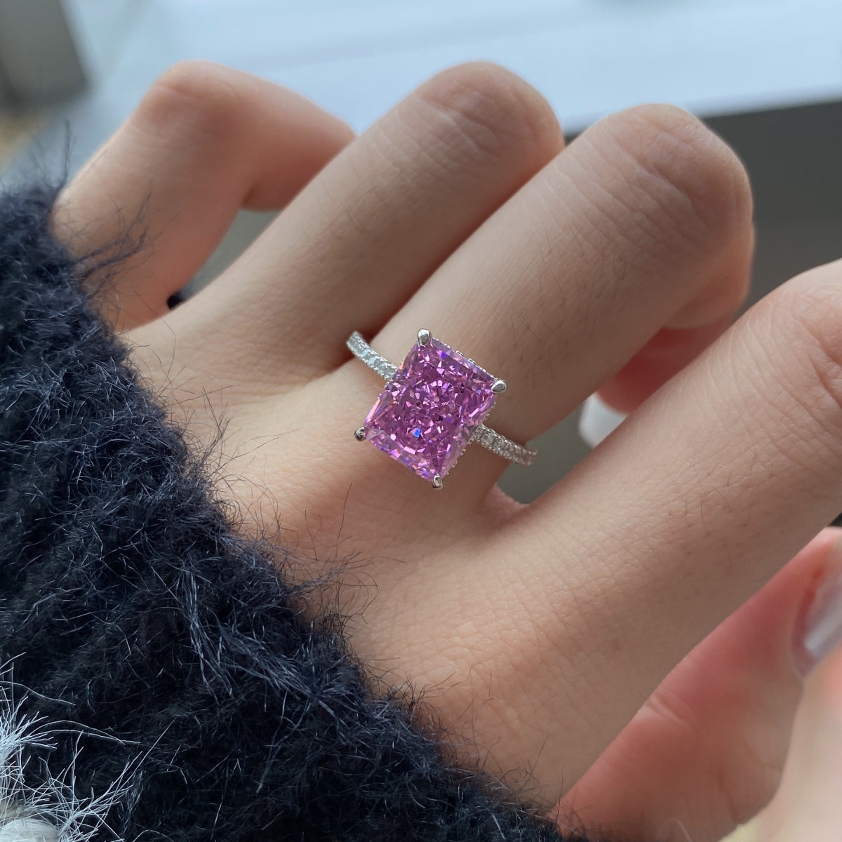 [Okajuri Jewelry]4.0 Carat Luxurious Engagement Ring