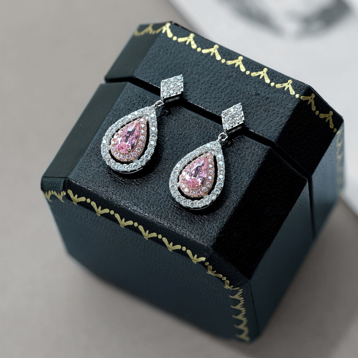 [Okajuri Jewelry]Ornate Delicate Water Drop Shape Banquet Earrings