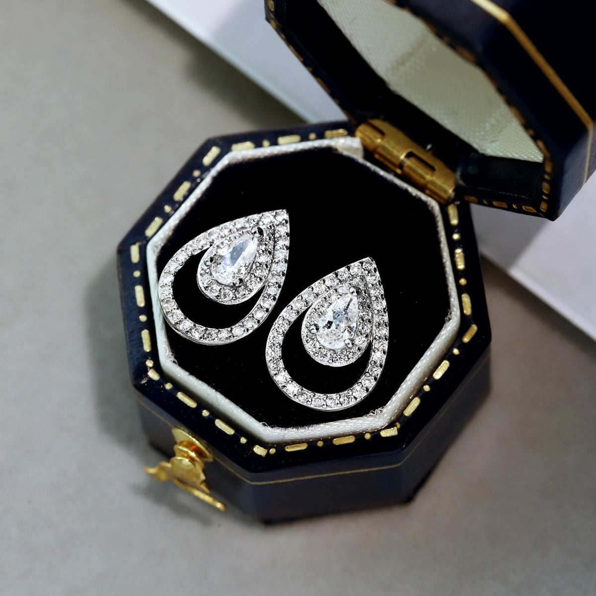 [Okajuri Jewelry]Sparkling Delicate Water Drop Shape Daily Earrings