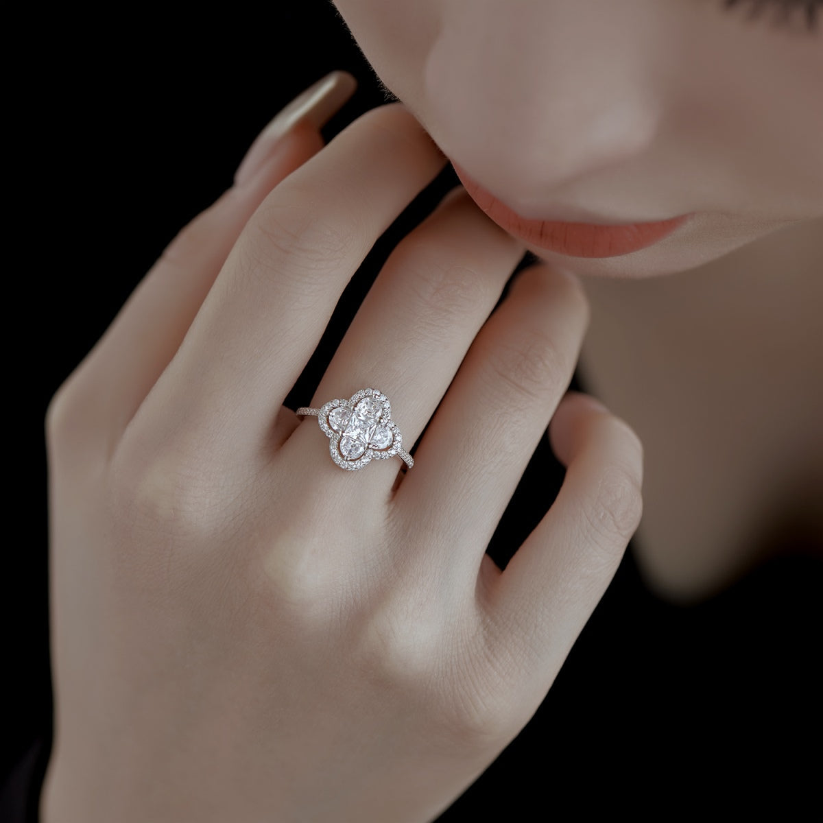 [Okajuri Jewelry]Luxurious Eternity Flower Shape Banquet Ring