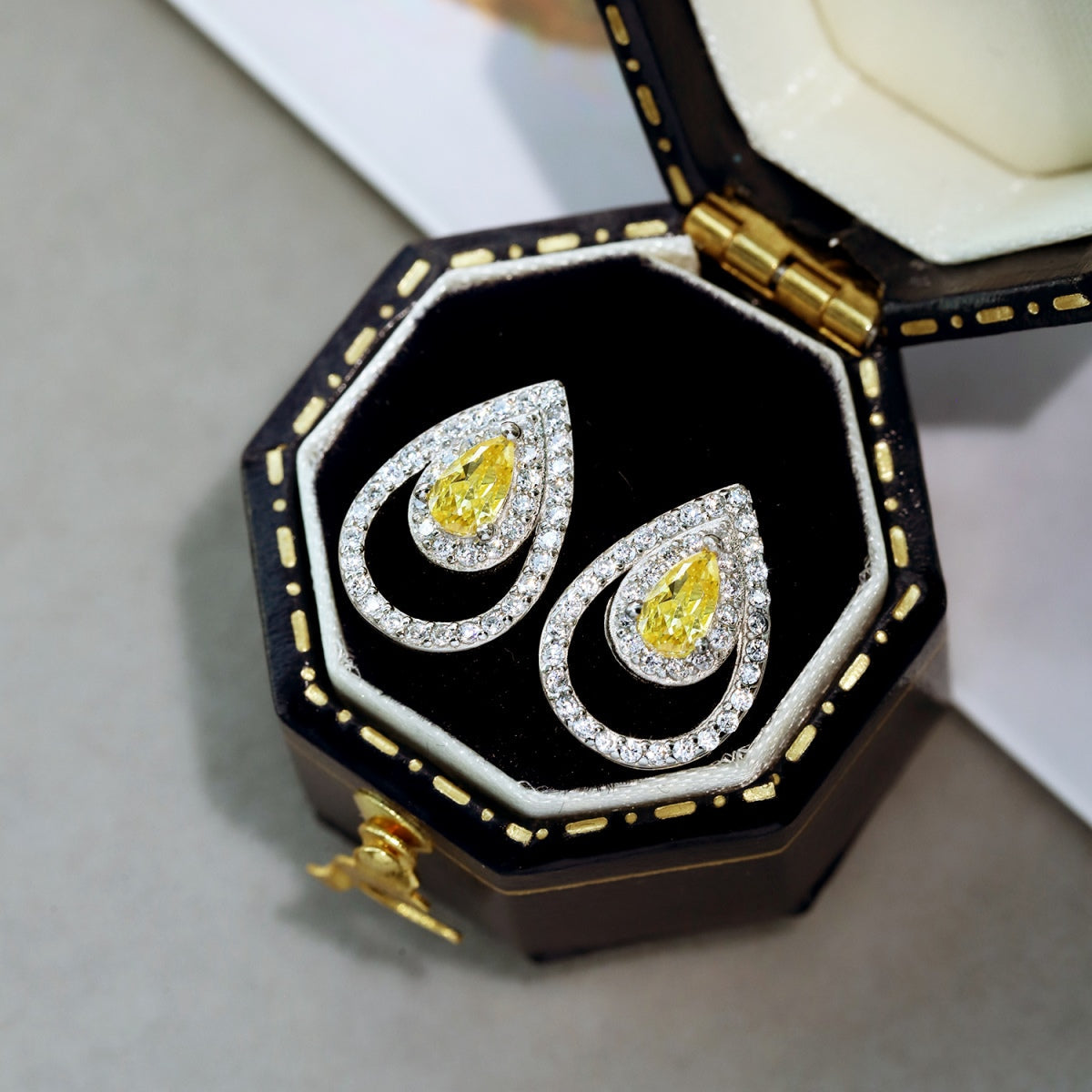 [Okajuri Jewelry]Sparkling Delicate Water Drop Shape Daily Earrings