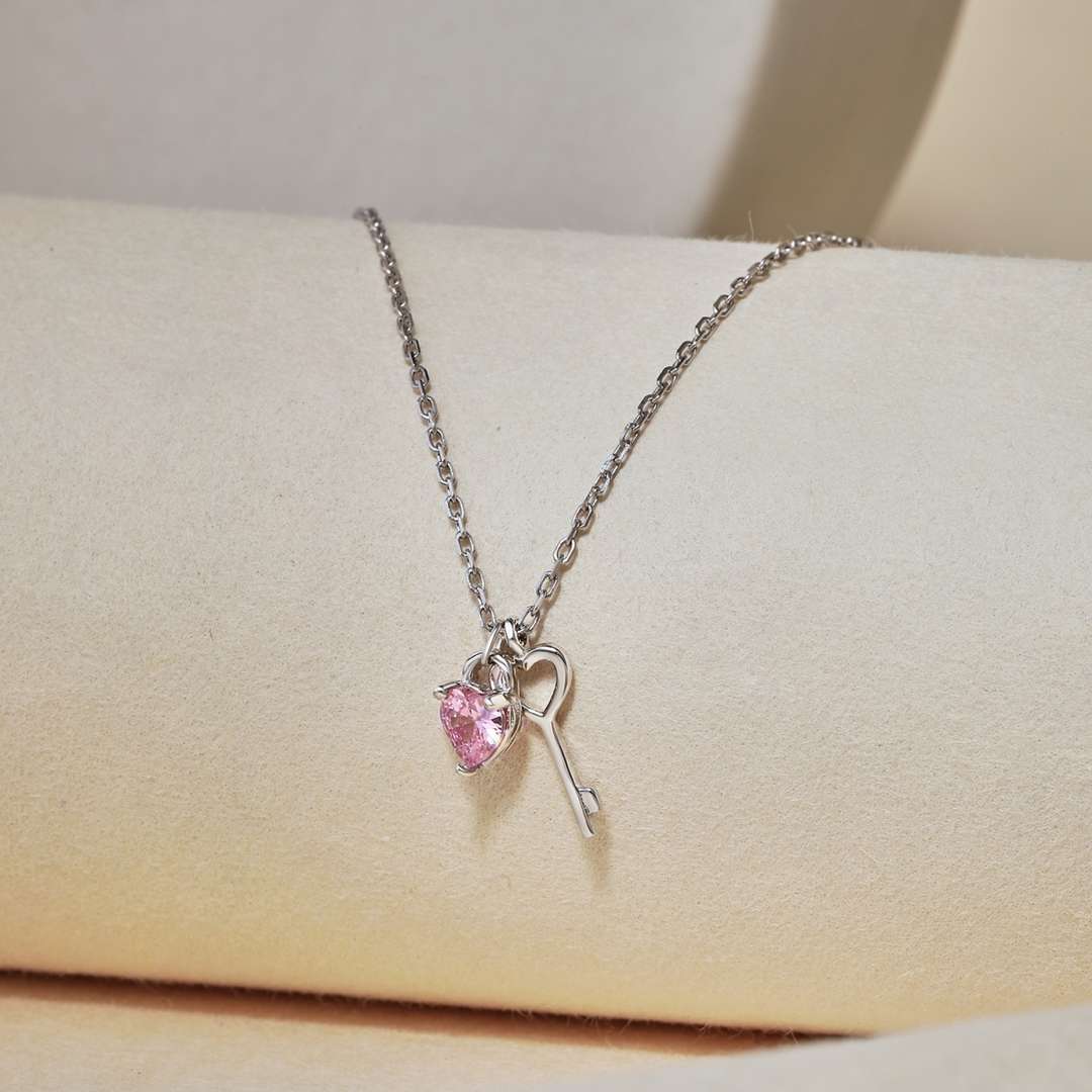 [Okajuri Jewelry]Unique Heart Shape Key Pendent Necklace