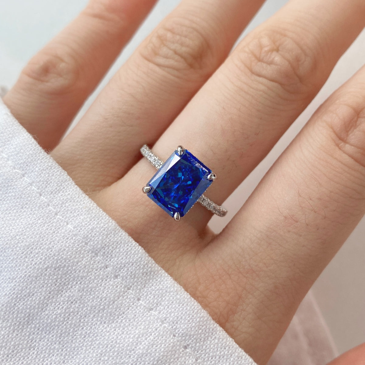 [Okajuri Jewelry]4.0 Carat Luxurious Engagement Ring