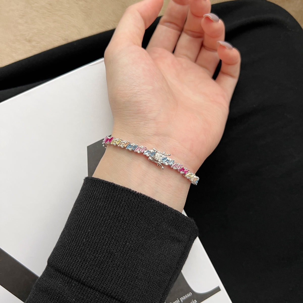 [Okajuri Jewelry]Ornate Sparkling Multi Cut Party Bracelet