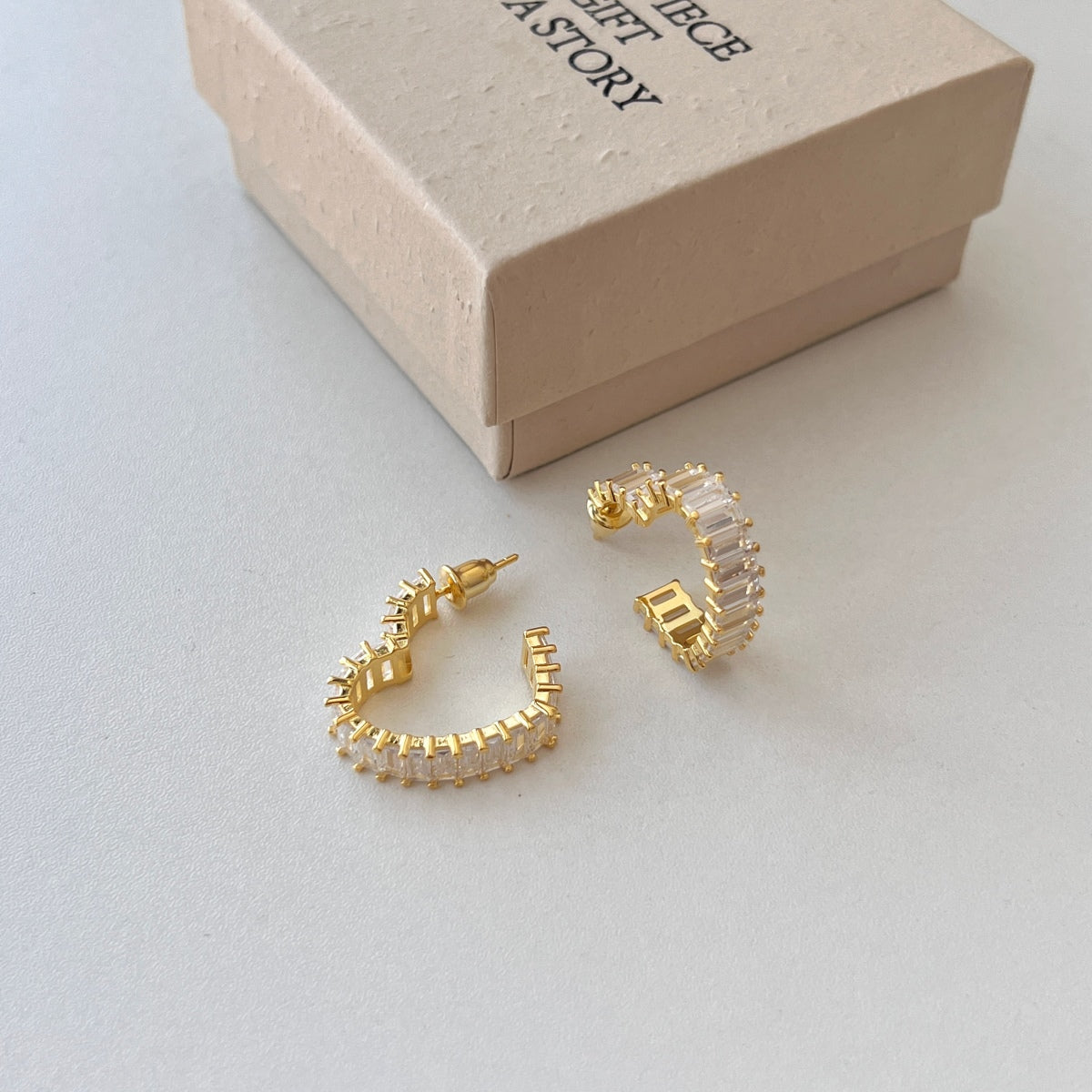[Okajuri Jewelry]Radiant Heart Cutout Earrings