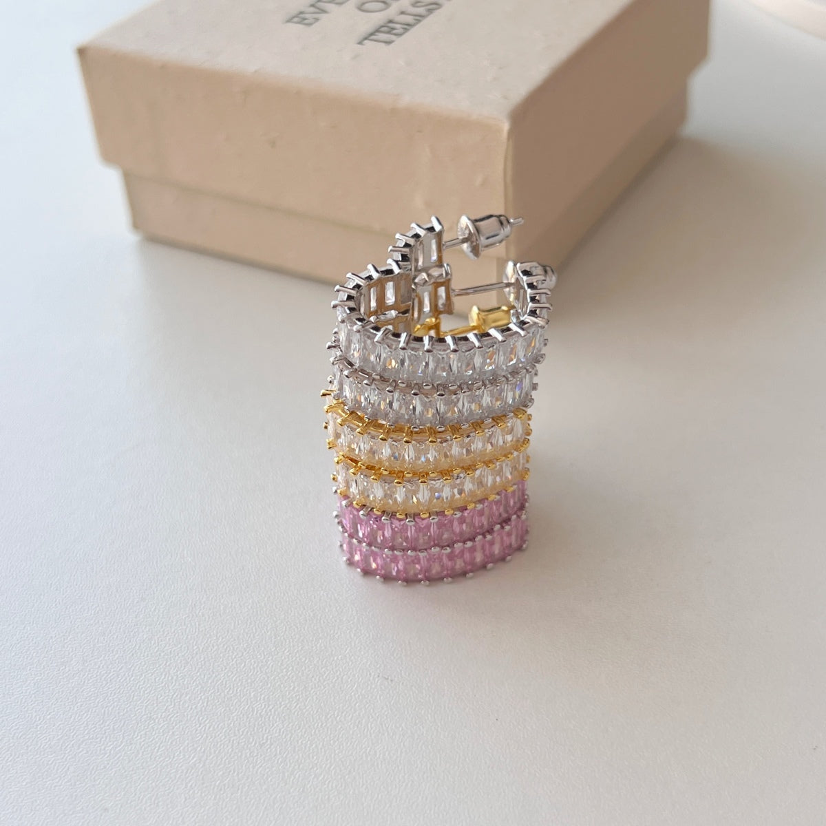 [Okajuri Jewelry]Radiant Heart Cutout Earrings