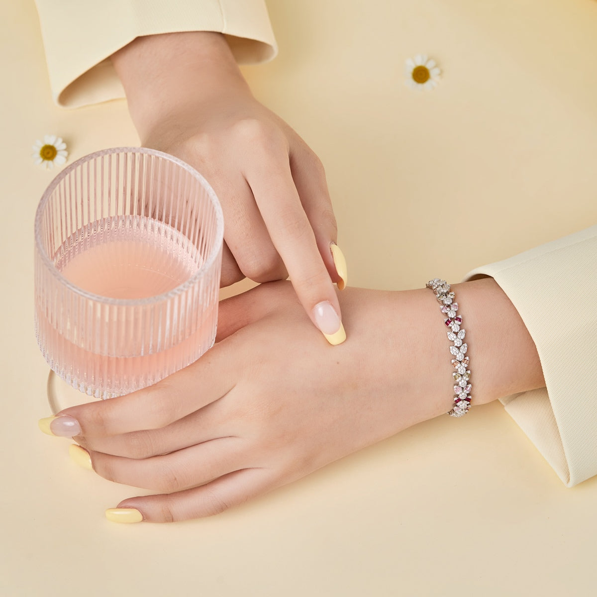 [Okajuri Jewelry]Dainty Exquisite Flower Shape Daily Bracelet