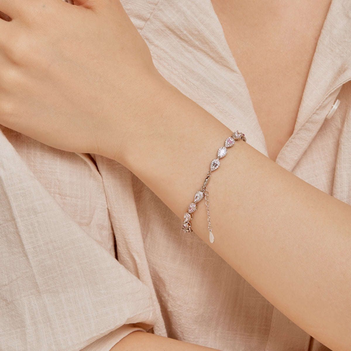 [Okajuri Jewelry]0.25 Carat Radiant Water Drop Shape Daily Bracelet