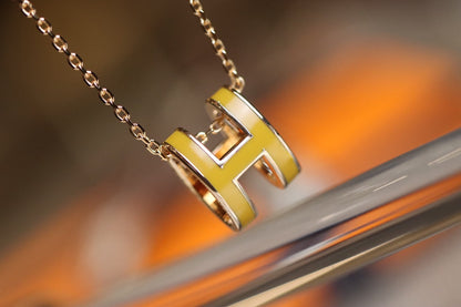 [Okajuri Jewelry] POP H PEDANT PINK GOLD