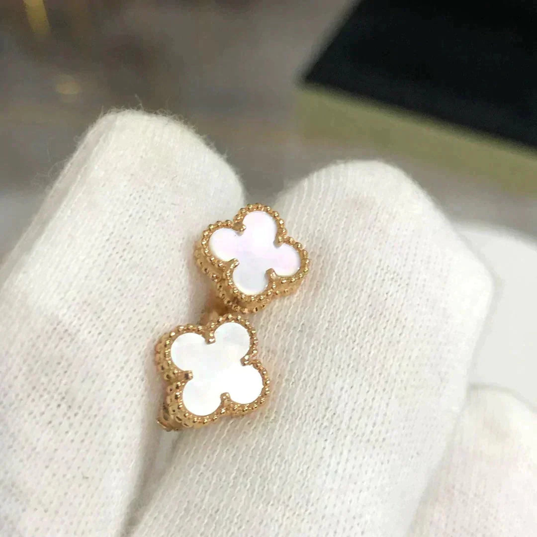 [Okajuri Jewelry]CLOVER MINI 9.5MM WHITE MOP EARRINGS