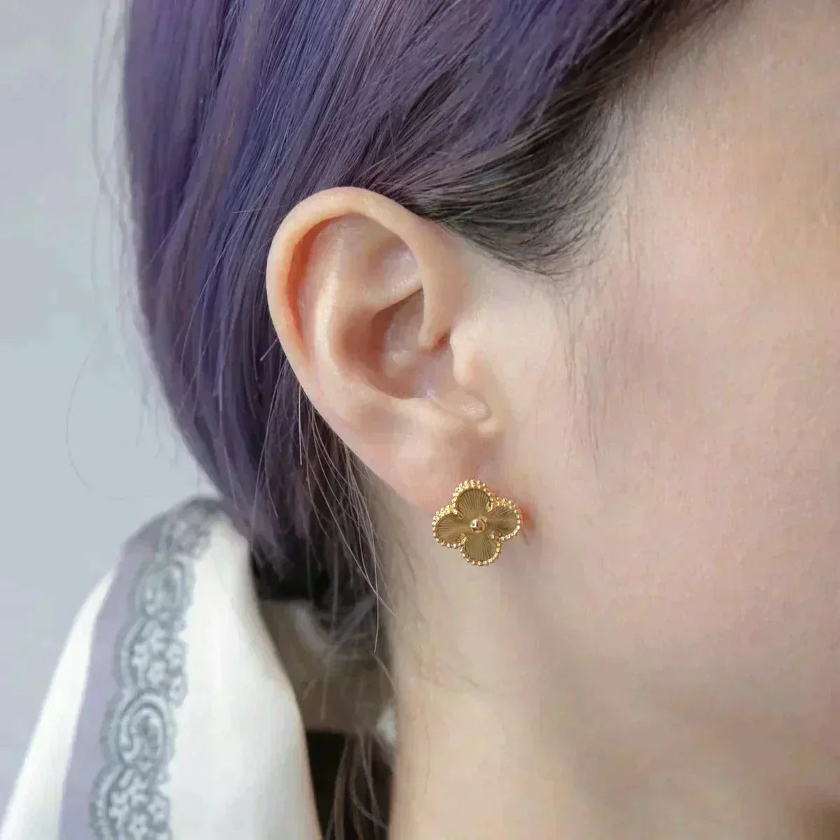 [Okajuri Jewelry]CLOVER MEDIUM 1 MOTIFS LASER EARRINGS